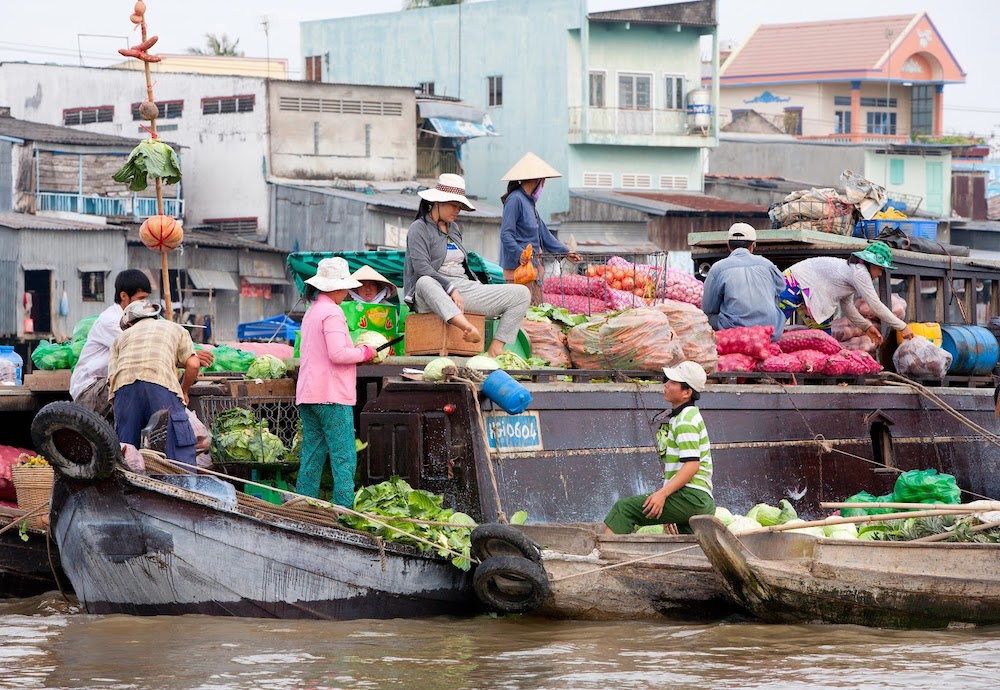 December to April is best time to visit Cai Rang Market